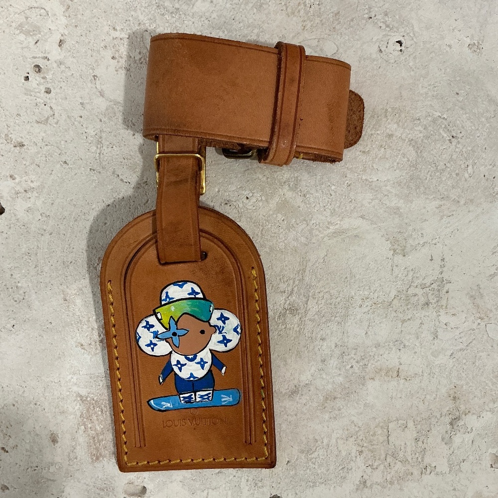 Louis Vuitton Luggage Tag with Handpainted Design Snowboarding Vivienne